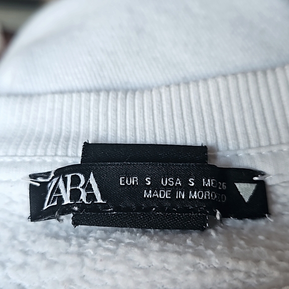 Zara Ladies Mickey Mouse Crop SweatShirt - Picture 5 of 6